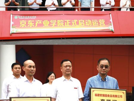 贝博bb66:拍案而起！忍无可忍无需再忍美国血口喷人！